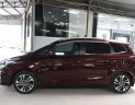 Kia Rondo 2018 - Xe màu đỏ