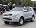 Toyota Fortuner 2010 - Màu bạc số tự động