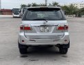 Toyota Fortuner 2010 - Màu bạc số tự động