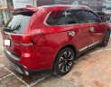 Mitsubishi Outlander 2021 - Màu đỏ giá hữu nghị