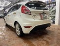 Ford Fiesta 2014 - Xe màu trắng