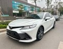 Toyota Camry 2022 - Màu trắng Ngọc Trinh, nhập khẩu, giá cực yêu chỉ 1 tỷ 165tr