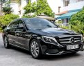 Mercedes-Benz C200 2018 - Màu đen, nội thất đen