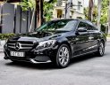 Mercedes-Benz C200 2018 - Màu đen, nội thất đen