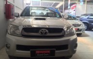 Toyota Hilux G 2010 - Cần bán Toyota Hilux G đời 2010, màu bạc giá 490 triệu tại Tp.HCM