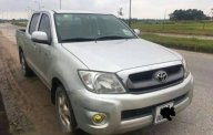 Toyota Hilux 2010 - Cần bán gấp Toyota Hilux đời 2010, màu bạc, giá chỉ 320 triệu giá 320 triệu tại Ninh Bình