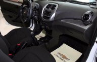 Chevrolet Spark LS 2018 - Bắc Kạn bán: Chevrolet Spark đời 2018, màu trắng, 5 chỗ, 80tr lăn bánh. Hỗ trợ vay trả góp lãi suất thấp giá 299 triệu tại Bắc Kạn