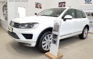 Volkswagen Touareg 2018 - Giao ngay Suv 5 chỗ cao cấp Volkswagen Touareg Trắng - Nhập khẩu chính hãng, đủ màu sắc / hotline: 090.898.8862 giá 2 tỷ 499 tr tại Tp.HCM