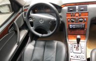 Mercedes-Benz E class E240 2003 - Cần bán xe Mercedes E240 đời 2003 giá cạnh tranh giá 179 triệu tại Hà Nội