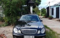 Mercedes-Benz E class E200 2004 - Cần bán gấp Mercedes E200 sản xuất 2004, màu đen, xe nhập giá 300 triệu tại Bình Dương