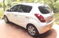 Hyundai i20 2011 - Bán Hyundai i20 AT 1.4 đời 2011, màu trắng xe gia đình, giá chỉ 295 triệu giá 295 triệu tại Ninh Bình