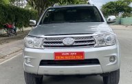 Toyota Fortuner V 2009 - Bán Toyota Fortuner V đời 2009, màu bạc giá 389 triệu tại Tp.HCM