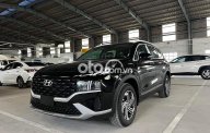 Hyundai Santa Fe 2022 - Bán ô tô Hyundai Santa Fe 2.4L máy xăng, tiêu chuẩn năm sản xuất 2022 giá 1 tỷ 50 tr tại Quảng Nam