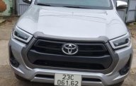 Toyota Hilux 2020 - Cần bán lại xe Toyota Hilux 2.4E AT sản xuất năm 2020, màu bạc, nhập khẩu giá 750 triệu tại Hà Giang