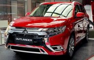 Mitsubishi Outlander 2022 - Màu đỏ, hỗ trợ vay ngân hàng giá 825 triệu tại TT - Huế