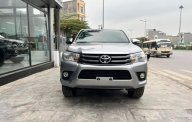 Toyota Hilux 2017 - Bán xe màu bạc giá 585 triệu tại Quảng Bình