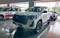 Toyota Hilux 2023 - Màu trắng giao ngay giá 852 triệu tại Tp.HCM