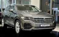 Volkswagen Touareg Luxury 2023 - màu xám sang trọng, đẹp mắt, xe nhập khẩu nguyên chiếc, tặng voucher phụ kiện 400 triệu ++ 0% lãi suất giá 3 tỷ 99 tr tại Tp.HCM