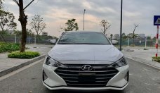 Cần bán lại xe Hyundai Elantra 2.0 năm 2019, màu trắng giá 610 triệu tại Hà Nội
