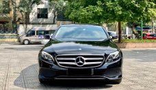 Mercedes-Benz E250 2017 - Bán xe Mercedes-Benz E250 năm 2017 xe gia đình giá chỉ 1 tỷ 560tr giá 1 tỷ 560 tr tại Hà Nội