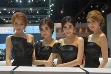 Dàn mỹ nhân xinh đẹp đốt cháy Bangkok motorshow 2015