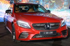 Mercedes-Benz C-Class 2019 chính thức ra mắt tại VN, giá từ 1,5 tỷ đồng