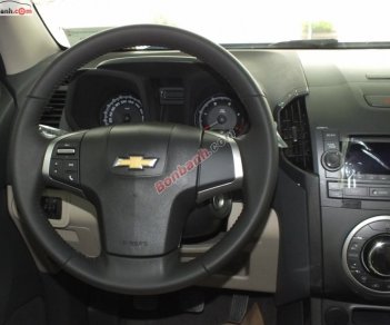 Chevrolet Colorado LTZ 2015 - Cần bán Chevrolet Colorado LTZ sản xuất 2015, màu đỏ