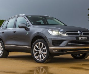 Volkswagen Touareg   2015 - Cần bán xe Volkswagen Touareg đời 2015, màu xám, xe nhập