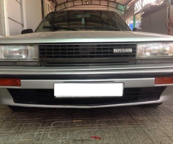 Nissan Bluebird 1988 - Cần bán xe Nissan Bluebird sản xuất 1988, màu bạc, xe nhập xe gia đình 