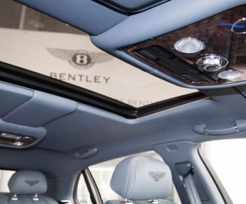 Bentley Continental Flying Spur 2016 - Cần bán Bentley Continental Flying Spur đời 2016, màu bạc, nhập khẩu chính hãng mới 100%