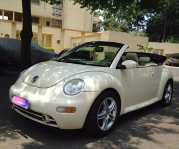Volkswagen New Beetle   2004 - Cần bán lại xe Volkswagen New Beetle sản xuất 2004, màu trắng 