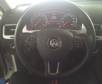 Volkswagen Touareg E  2015 - Cần bán xe Volkswagen Touareg E đời 2015, màu trắng, nhập khẩu