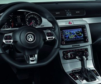 Volkswagen Passat CC 2016 - Bán Volkswagen Passat CC 1.8l màu đen, chỉ còn 1 chiếc duy nhất tại Việt Nam. LH Hương 0902608293