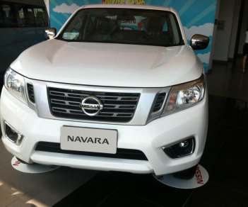 Nissan Navara NP300 2015 - Cần bán xe Nissan Navara NP300 đời 2016, màu trắng, nhập khẩu nguyên chiếc, giá 625tr