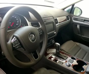 Volkswagen Touareg 2016 - Dòng xe gầm cao Volkswagen Touareg 3.6l đời 2016, màu xám (ghi), nhập khẩu chính hãng Đức