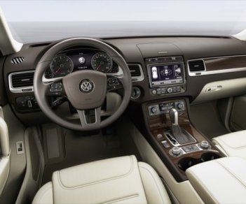 Volkswagen Touareg E  2015 - Cần bán Volkswagen Touareg đời 2016, màu nâu, xe nhập