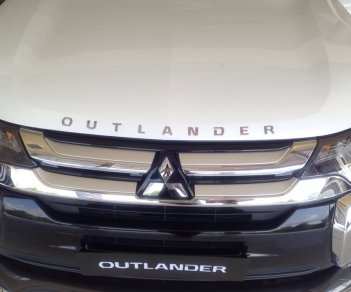 Mitsubishi Outlander Sport 2.0 CVT 2016 - Bán Mitsubishi Outlander Sport 2.0 CVT đời 2016, màu trắng, nhập khẩu nguyên chiếc, 975 triệu