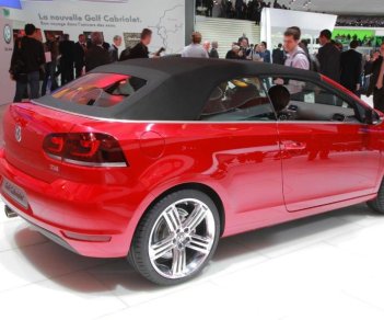 Volkswagen Golf 2014 - Cần bán Volkswagen Golf đời 2014, màu đỏ, nhập khẩu nguyên chiếc