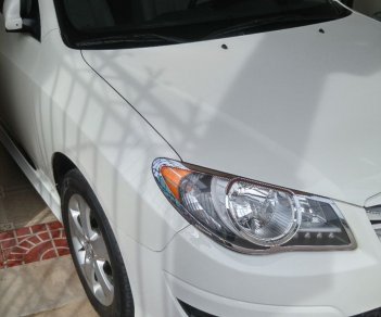 Hyundai Avante 2013 - Cần bán gấp Hyundai Avante đời 2013, màu trắng xe gia đình