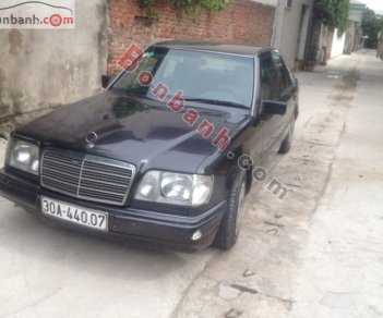 Mercedes-Benz E class E200 1993 - Cần bán xe Mercedes E200 đời 1993, màu đen, nhập khẩu chính hãng giá cạnh tranh