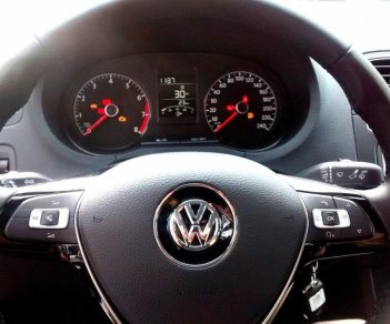 Volkswagen Polo GP 2016 - Xe Nhập Volkswagen Polo Sedan 1.6l GP 2016, màu bạc. Cạnh tranh với Honda City - LH Hương 0902.608.293