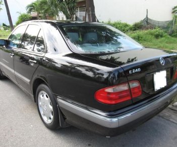 Mercedes-Benz E class Elegance 2002 - Cần bán Mercedes Elegance đời 2002, màu đen ít sử dụng