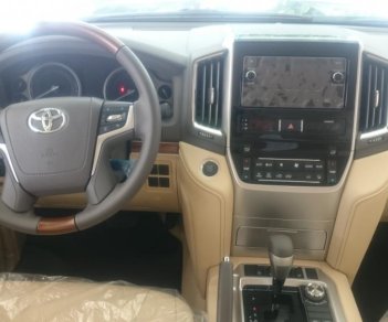 Toyota Land Cruiser V8 2016 - Toyota Land Cruiser V8 đời 2016, màu đen, nhập khẩu nguyên chiếc