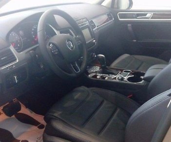 Volkswagen Touareg GP 2016 - Cần bán Volkswagen Touareg GP đời 2016, màu nâu