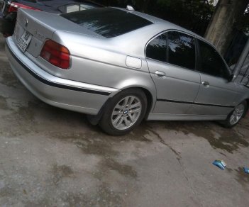 BMW 5 Series 528i 2000 - Chính chủ bán lại xe BMW 5 Series 528i sản xuất 2000, màu bạc