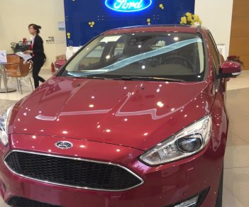 Ford Focus 1.5L AT Titanium 2018 - Cần bán Ford Focus 1.5L AT 2018 đủ các màu, giá rẻ, hotline 0942552831