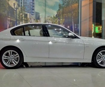 BMW 3 Series 330i Sport 2016 - Bán ô tô BMW 330i Sport màu trắng, xe nhập khẩu