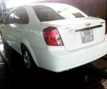Chevrolet Lacetti MT 2012 - Bán xe Chevrolet Lacetti MT đời 2012, màu trắng, giá chỉ 325 triệu