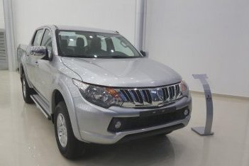 Mitsubishi Triton 2017 - Bán xe Triton số tự động, 1 cầu tại Quảng Nam, thủ tục nhanh chóng, giao xe ngay, hỗ trợ vay lên đến 80%