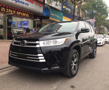 Toyota Highlander LE 2018 - Bán xe Toyota Highlander Le sản xuất 2018, màu nâu, xe nhập